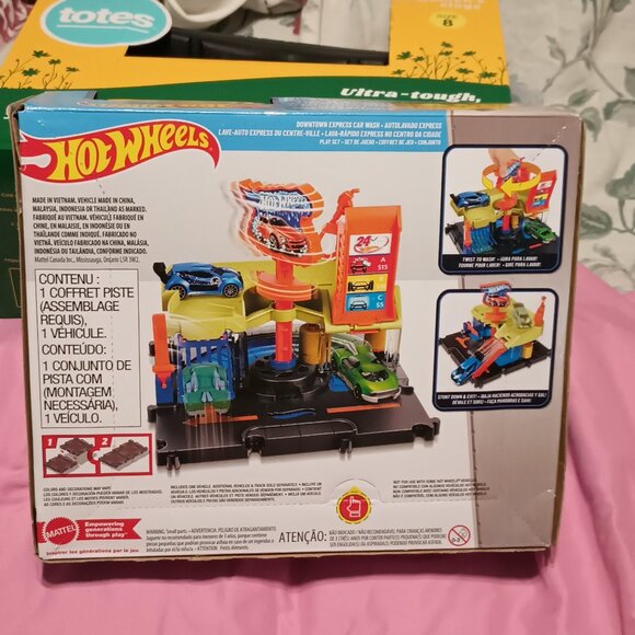 NEW Hot Wheels City Downtown Car Wash - Picture 7 of 8